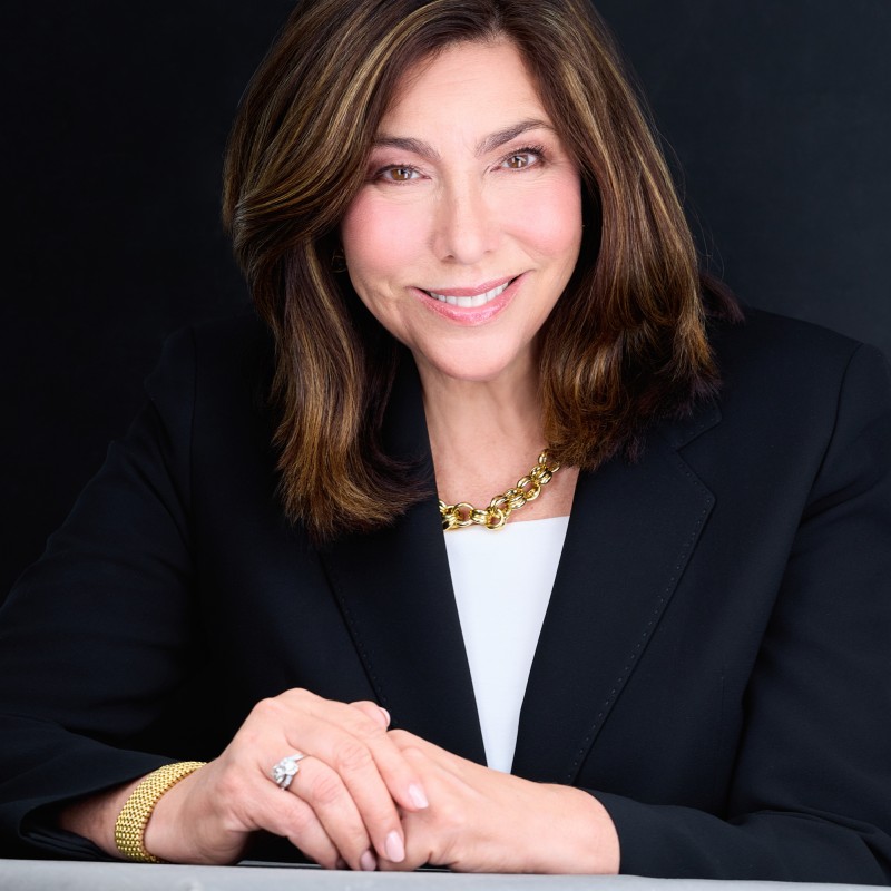 Deborah Farone Author of Breaking Ground: How Successful Women Lawyers Build Thriving Practices